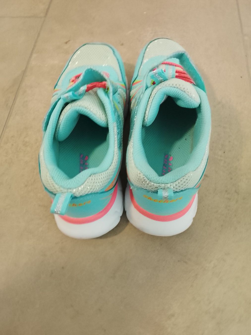 Skechers Scarpe per ragazzi: Turnschuhe Kinder Skechers Gr. 33 – Nuovo (secondo la descrizione) da St. Gallen venduto da Fluros 2