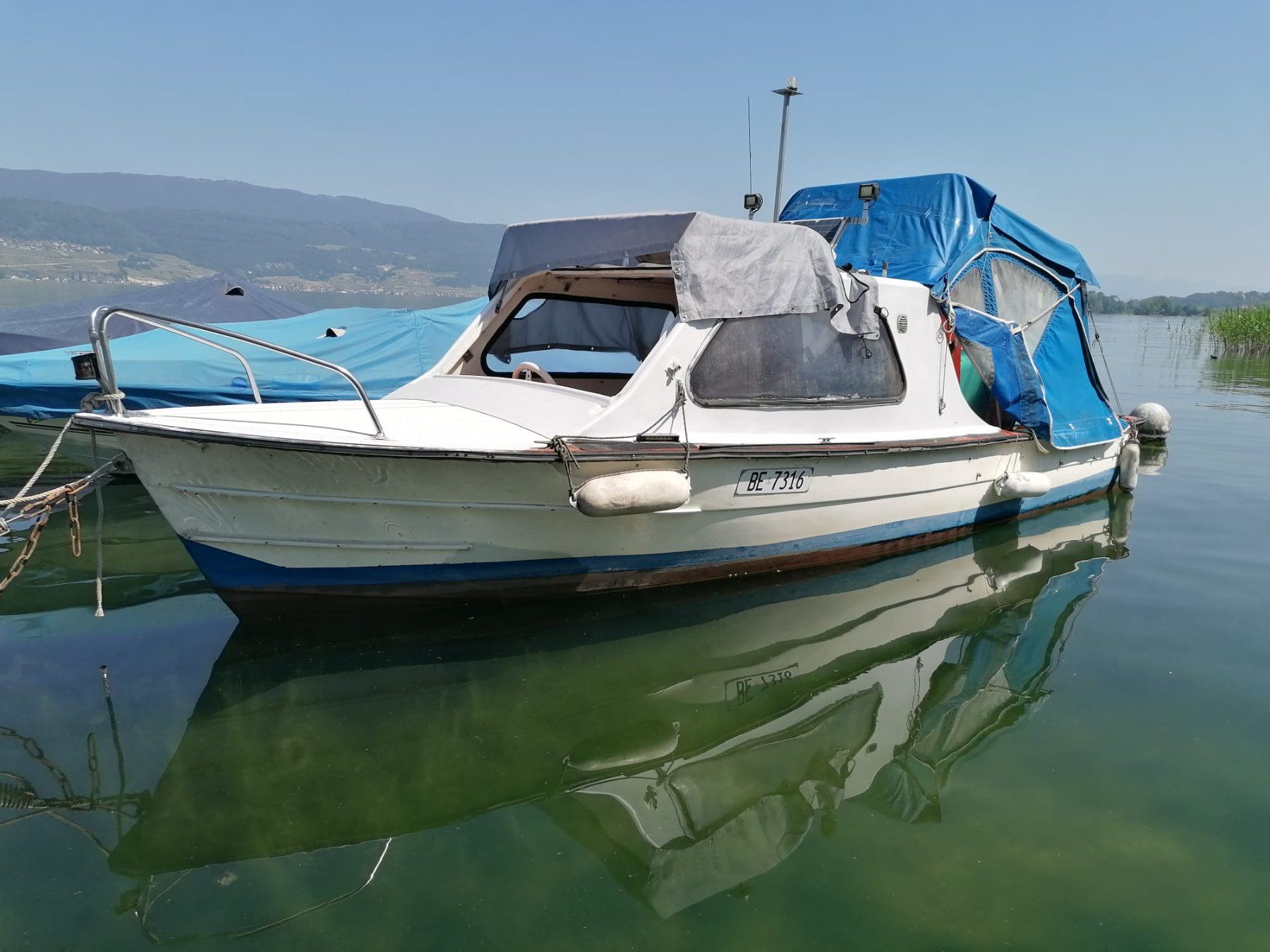 Boote: Kabinen- Motorboot 25 Ps mit Trailer – Gebraucht aus Oberwil i. S. von lenker2 2