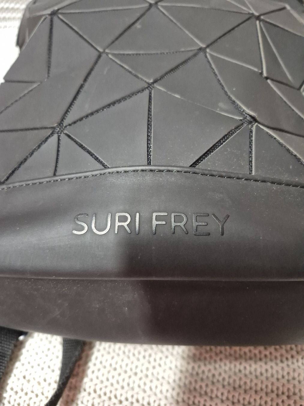 Suri Frey Sacs à dos: Suri Frey Rucksack schwarz – D'occasion à Merligen par muss_haben 4
