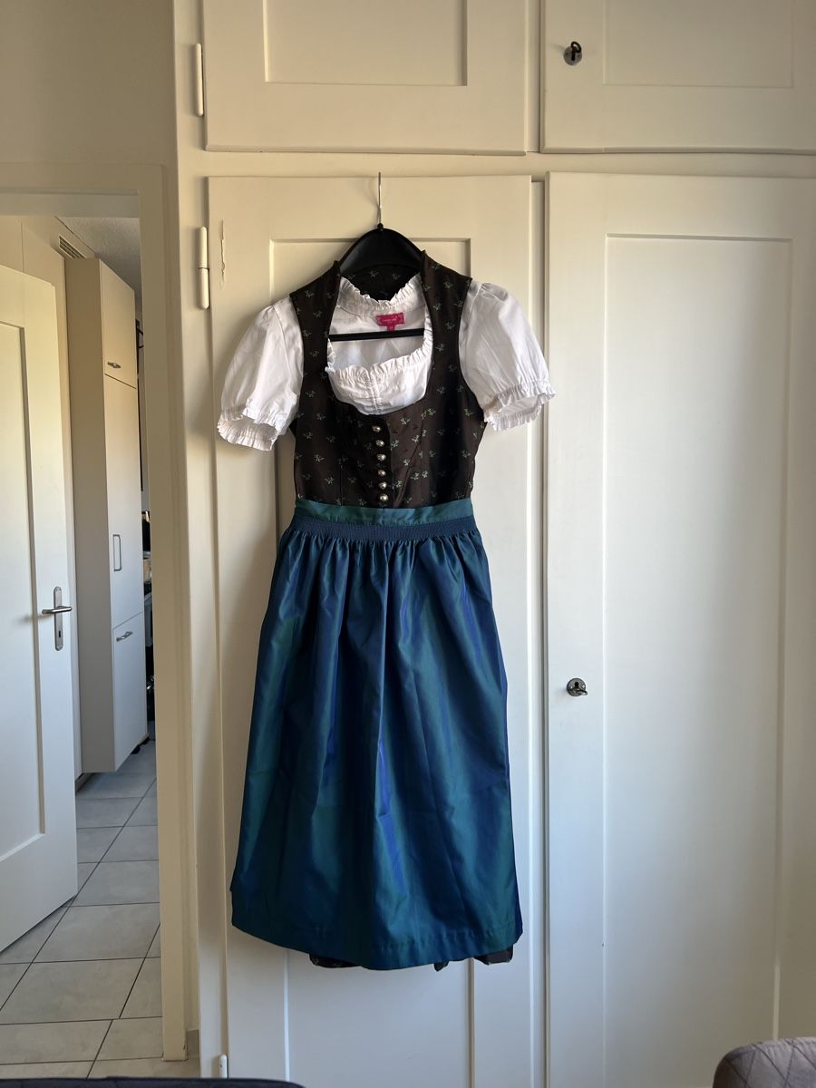 Krüger Kleider: Original Dirndl, Marke Peter Anderl, Grösse 38 - Top! – Gebraucht aus Zuchwil von Duygu3506 1