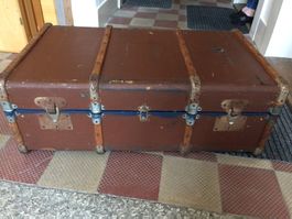 Valise ancienne de voyage, vintage, coffre, malle, déco