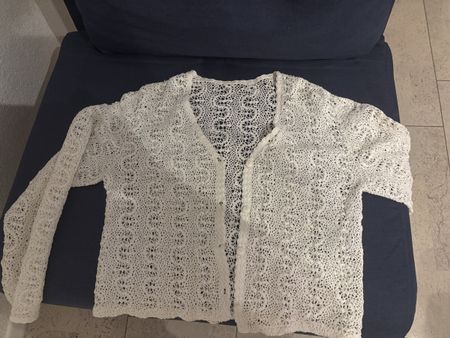 Strickjacke Weiss Häkeloptik Grösse ca. M guter Zustand