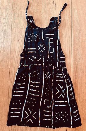 Schönes Mädchenkleid, neuwertig, Gr. 110/116, Ethno Muster