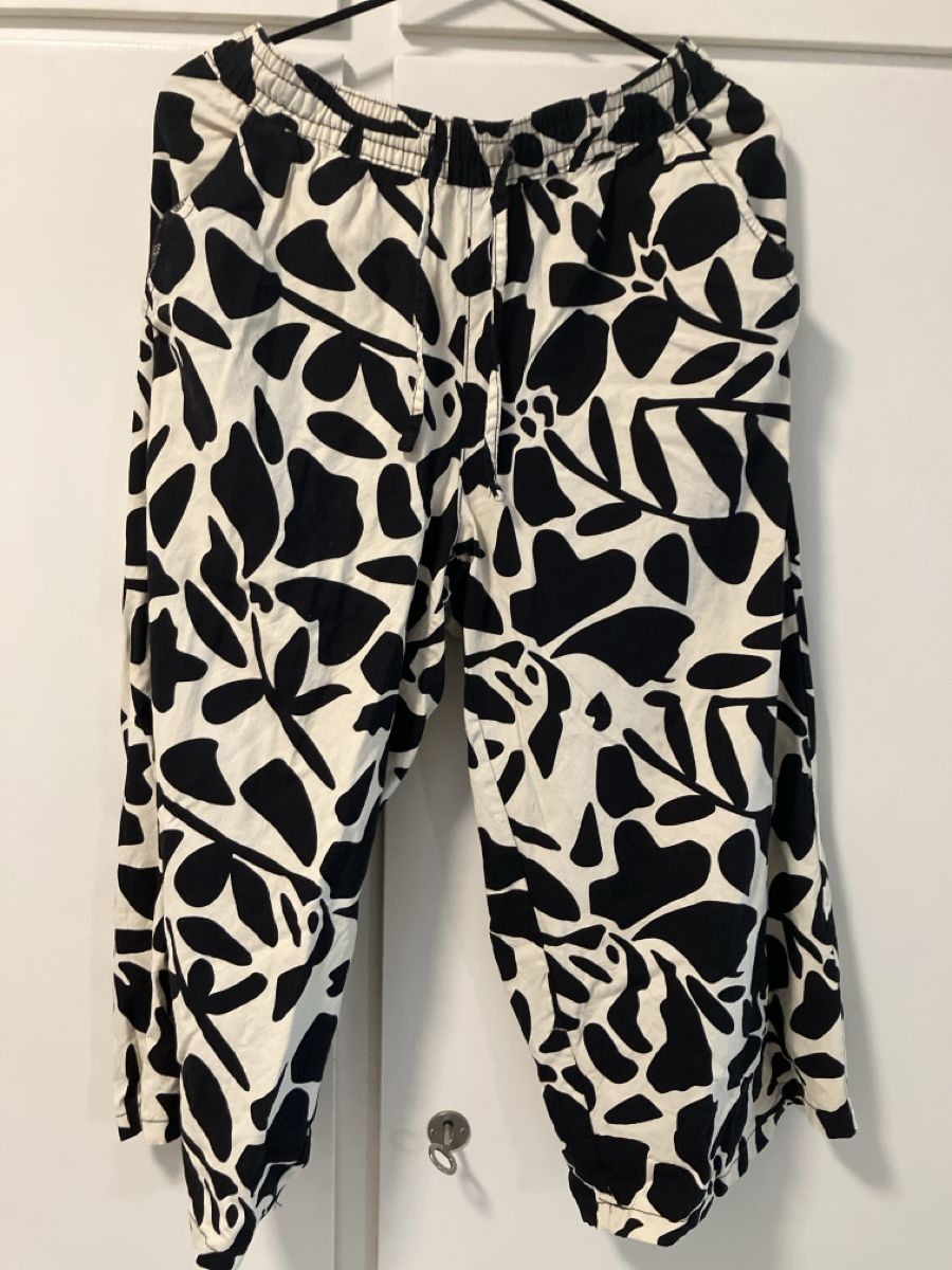 Pantaloni: Culote  – Usato da Basel venduto da aguona