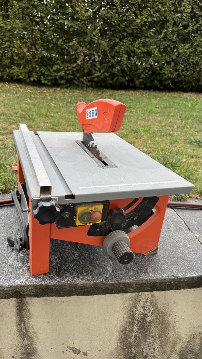 Einhell Scies: Einhell Tischkreissäge NTK 900 – D'occasion à Weesen par Hahniv 1