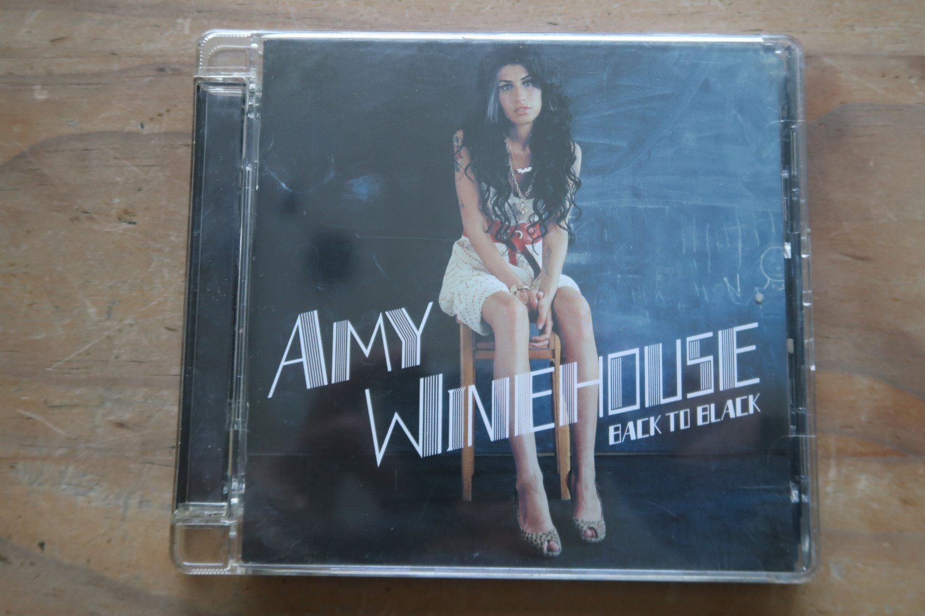 CD: AMY WINEHOUSE - BACK TO BLACK - CD – Usato da Basel venduto da Patiscat