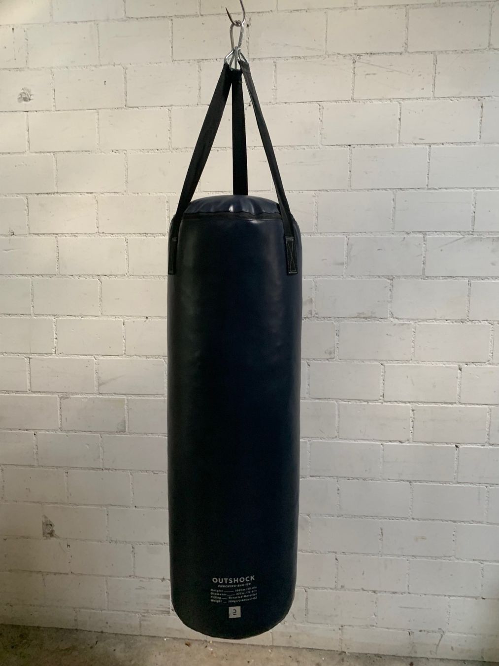 Decathlon Sacchi da boxe: Outshock Boxsack 100 cm, 20 Kilo mit Aufhängung – Usato da Wallisellen venduto da zappenduster