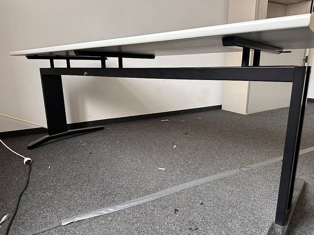 Bureaux: Bürotisch – D'occasion à St. Gallen par alexa89 2