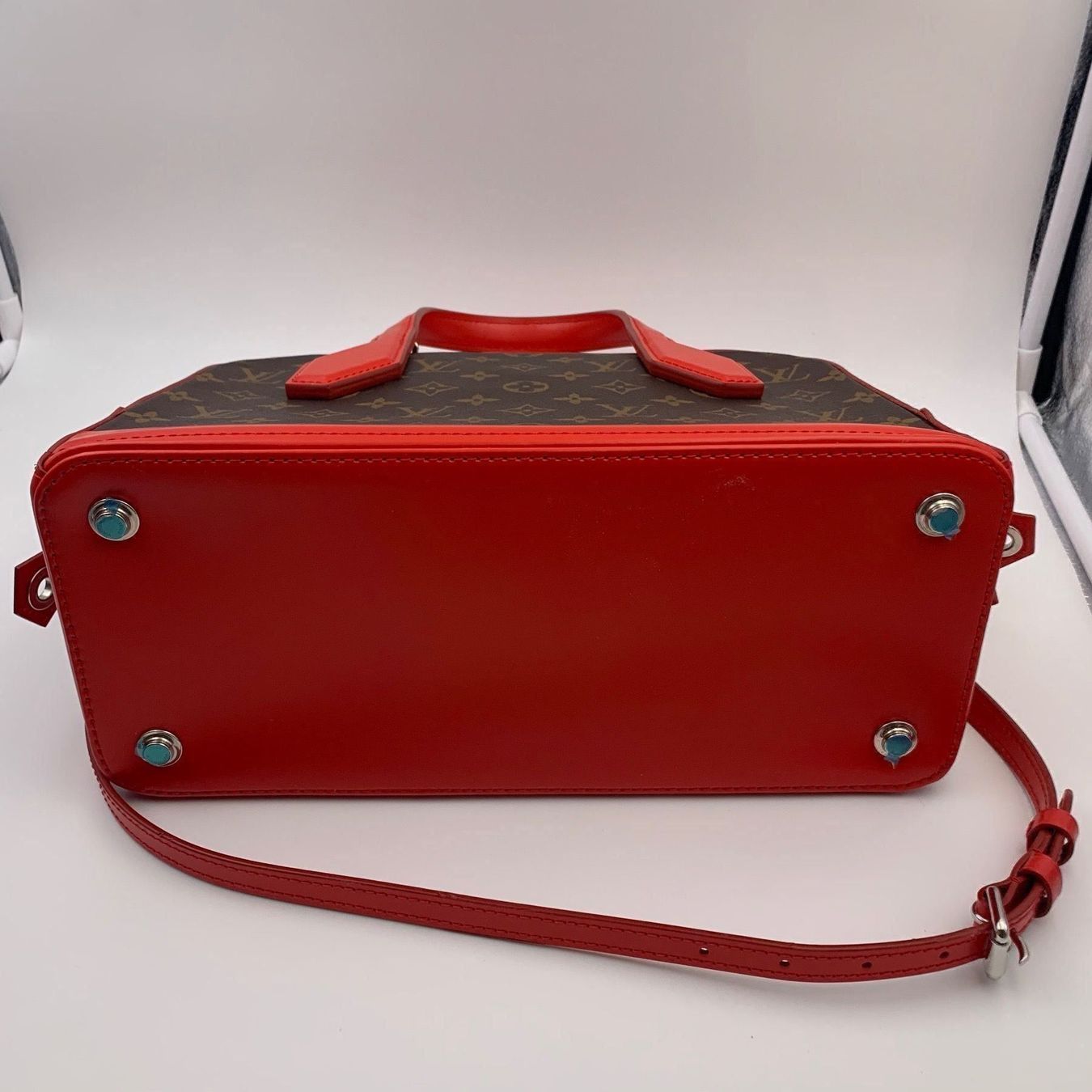 Louis Vuitton Borse da donna: Louis Vuitton Dora PM neu -ungetragen- – Nuovo (secondo la descrizione) da Jonen venduto da persch2002 5