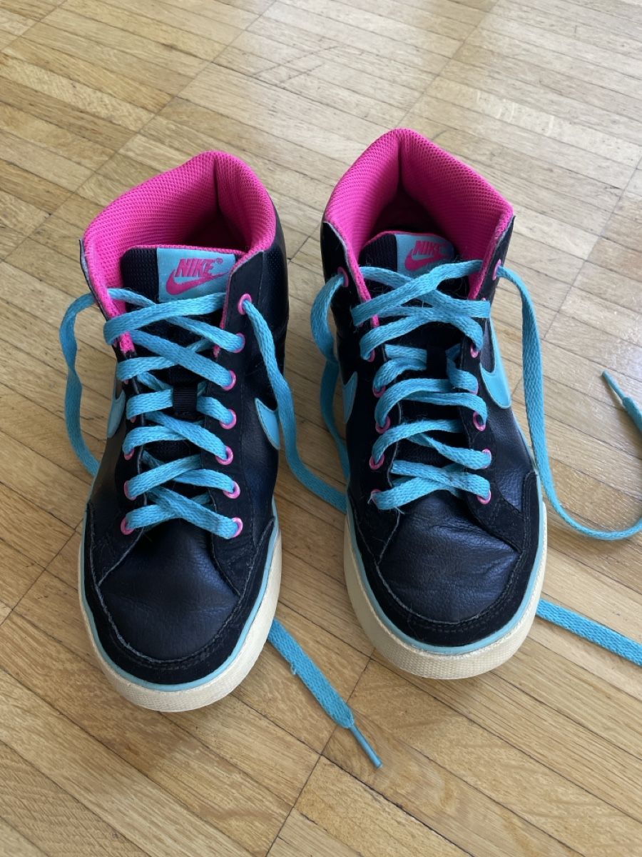 Nike Schuhe für Mädchen: Nike Sneakers Gr 38 – Gebraucht aus Ebmatingen von Reva-Sue 1