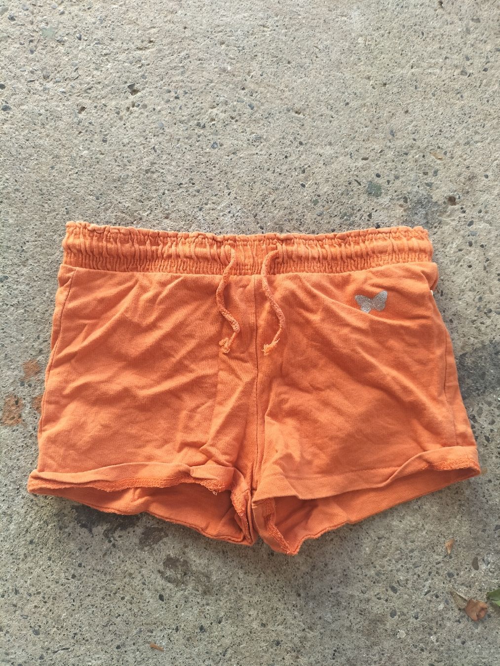 Pantalons: short 122 – D'occasion à Gillarens par Emy_28