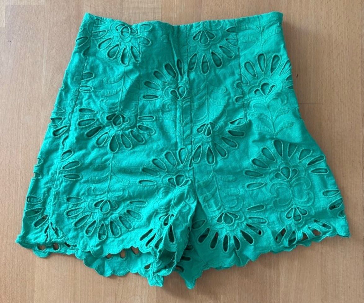 Zara Pantaloni: Shorts Gr. XS Zara – Nuovo (secondo la descrizione) da Wiesendangen venduto da gefion99