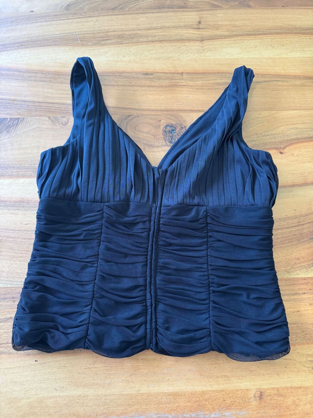 Top: JOSEPH RIBKOFF elegantes Top Perlen schwarz Gr. 38 – Usato da Meiringen venduto da luanik 3