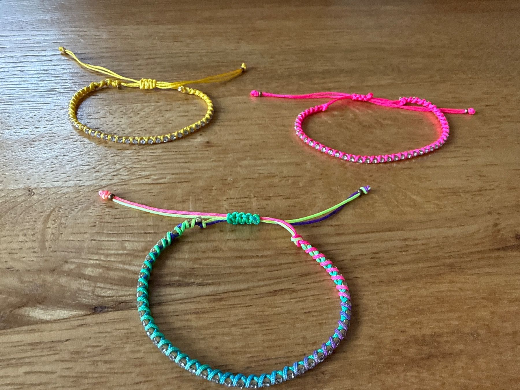 Bracciali & Braccialetti: 3 neue Armbänder mit Strass - Einheitsgrösse – Nuovo (secondo la descrizione) da Basel venduto da jetzt-wird-gemistet 4