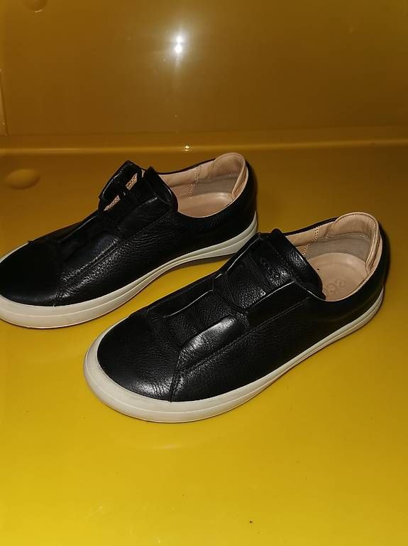 Chaussures femmes: ECCO Leder Sneaker Schwarz VHB Preis – D'occasion à Langendorf par ima_vcn7 3