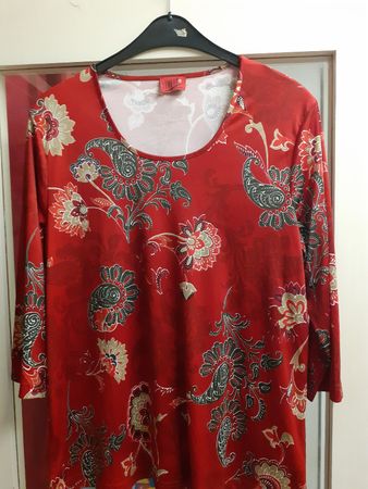 Damen Shirt Rot Paisley Muster Grösse 46