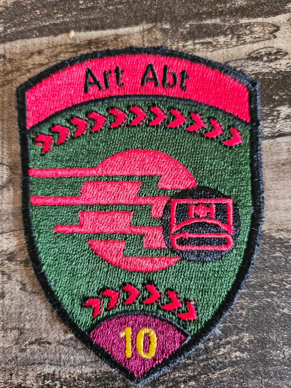 Schweizer Armee Placchette & Badge: Schweizer Armee Badge "Art Abt Bat 10" – Nuovo (secondo la descrizione) da Zürich venduto da qua_7dpq