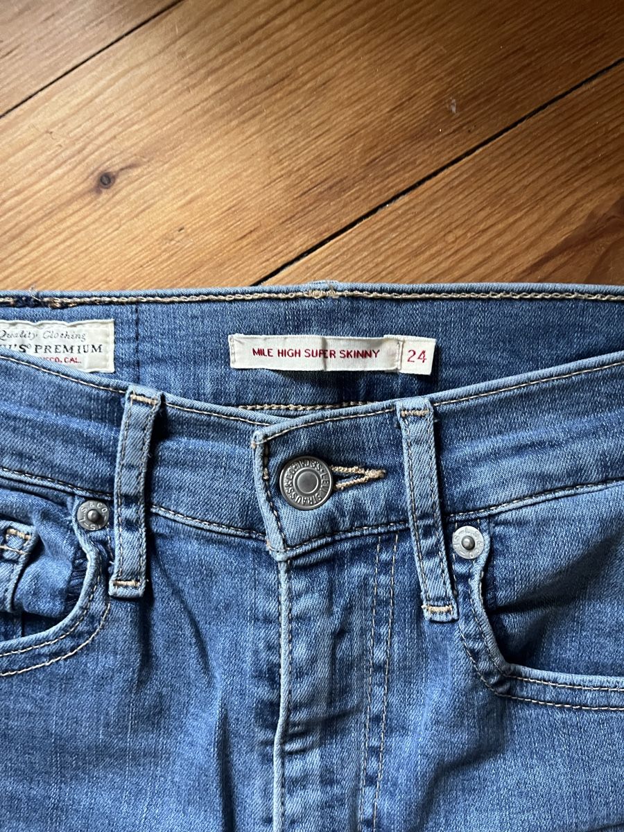 Levi's Jeans: Levi's Jeans – Usato da Winterthur venduto da Milly_z9 1