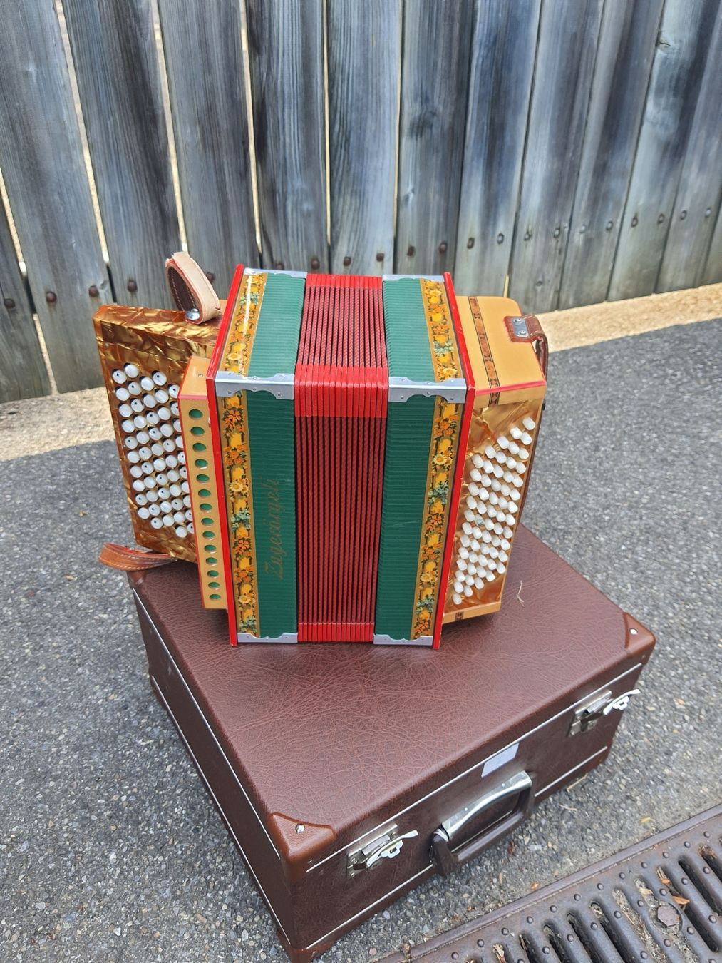 Strumenti musicali: zugerorgeli chromatique B griff  – Usato da Pont-de-la-Morge venduto da Mirabelle0 1