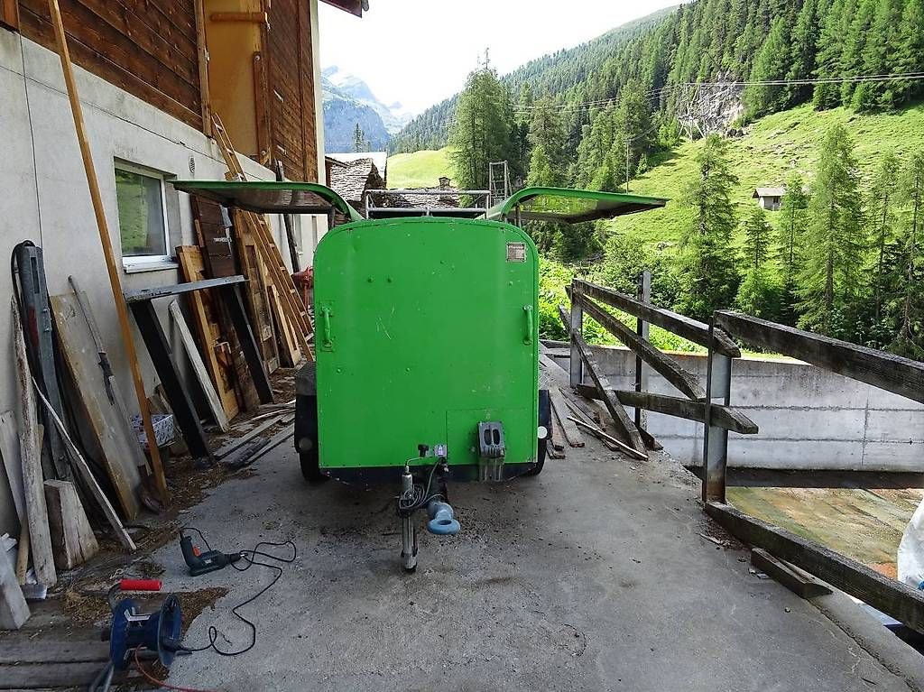 Rimorchi: Ehemaliger Postanhänger – Usato da Avers venduto da Reve