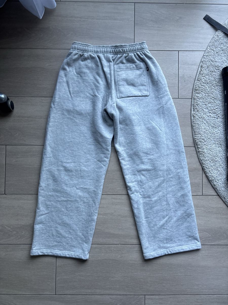 Pantaloni: Broken Planet Grey Sweatpants – Usato da Zug venduto da jul_c5pf 3