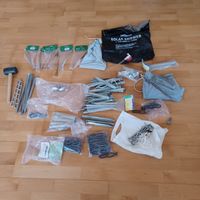 Campingzubehör, Befestigungen , Gummihammer , Heringe , usw.