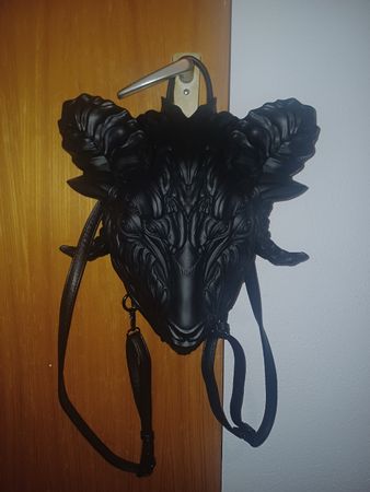 Rucksack schwarze Ziege Gothic Lederlook guter Zustand