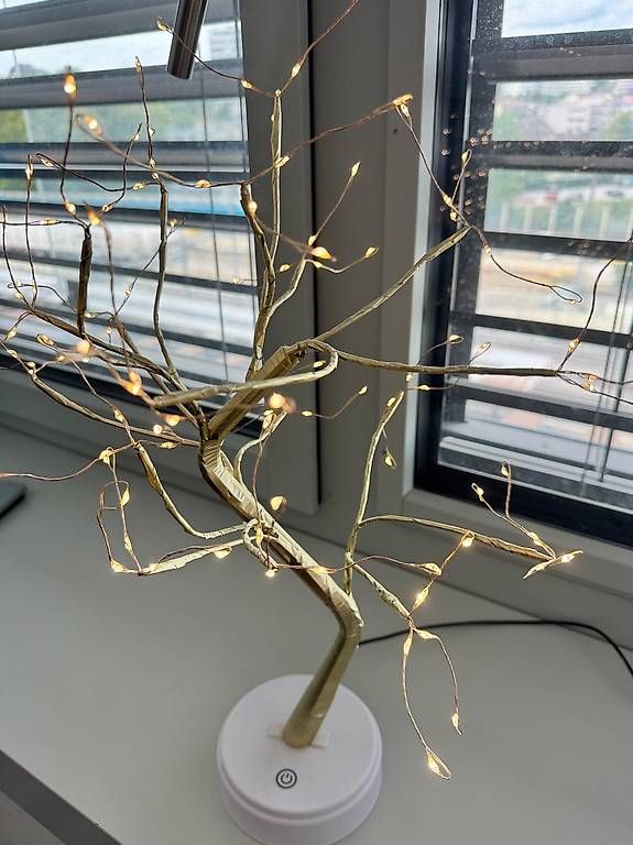 Lampes: Lampe arbre LED décorative  Alimentation USB – D'occasion à Morges par con_jw6n