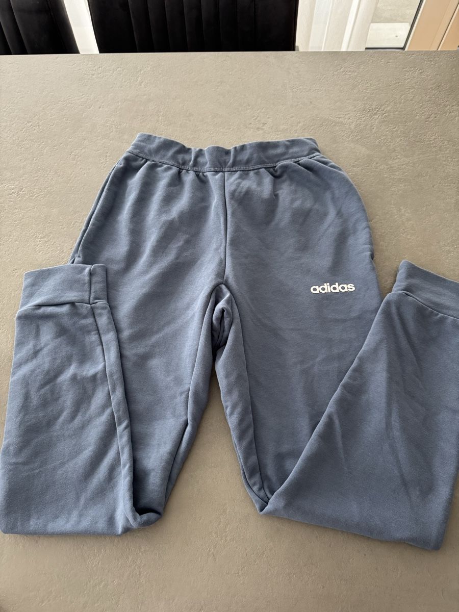 Lotti di vestiti: Kleiderpaket(Adidas) – Nuovo (secondo la descrizione) da Sursee venduto da Alyel 1