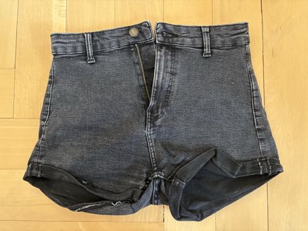 Graue Denim Shorts - Gr.M