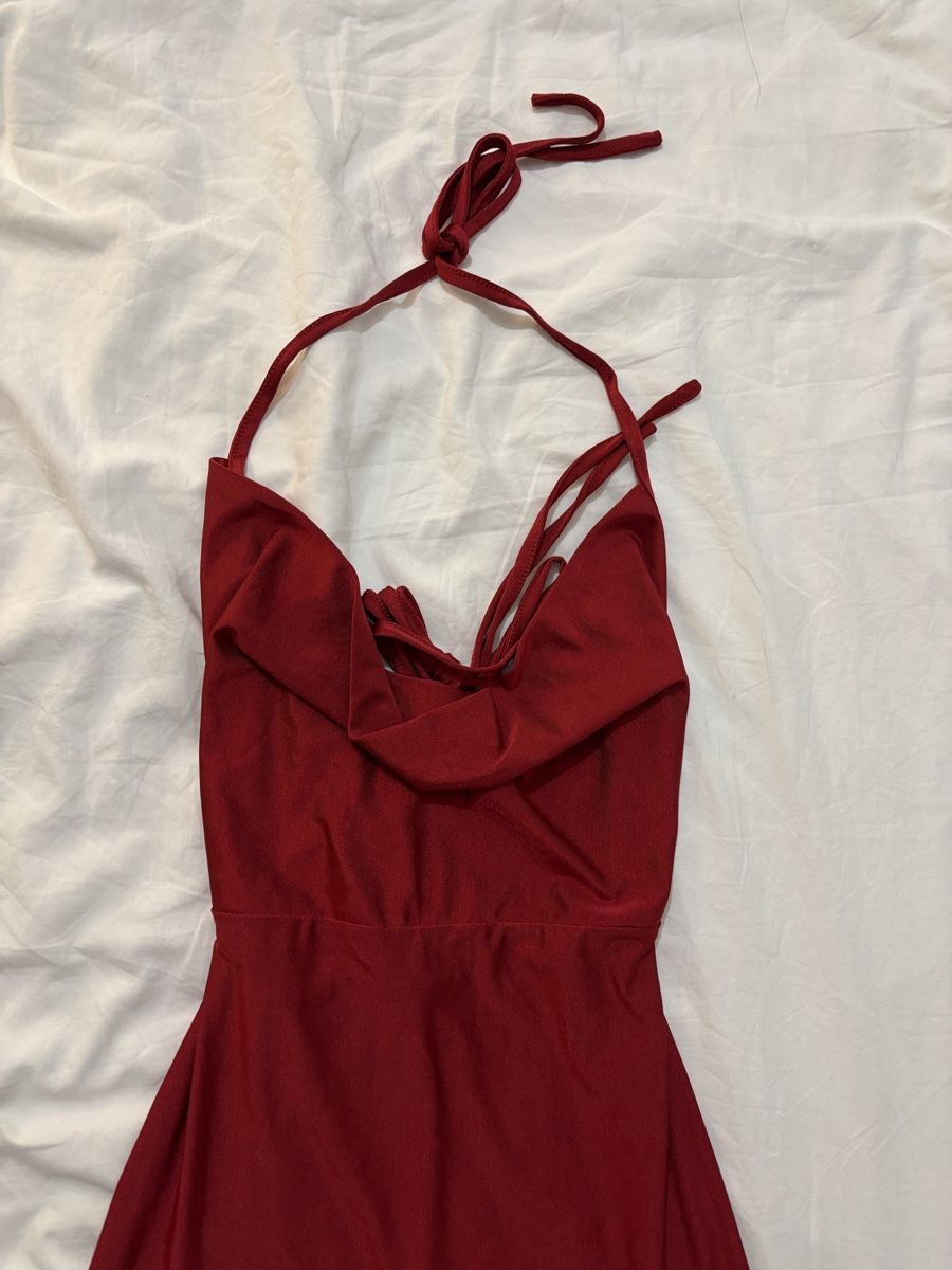 Shein Kleider: long elegant red dress with split  – Neu (gemäss Beschreibung) aus Claro von annakhanh 1