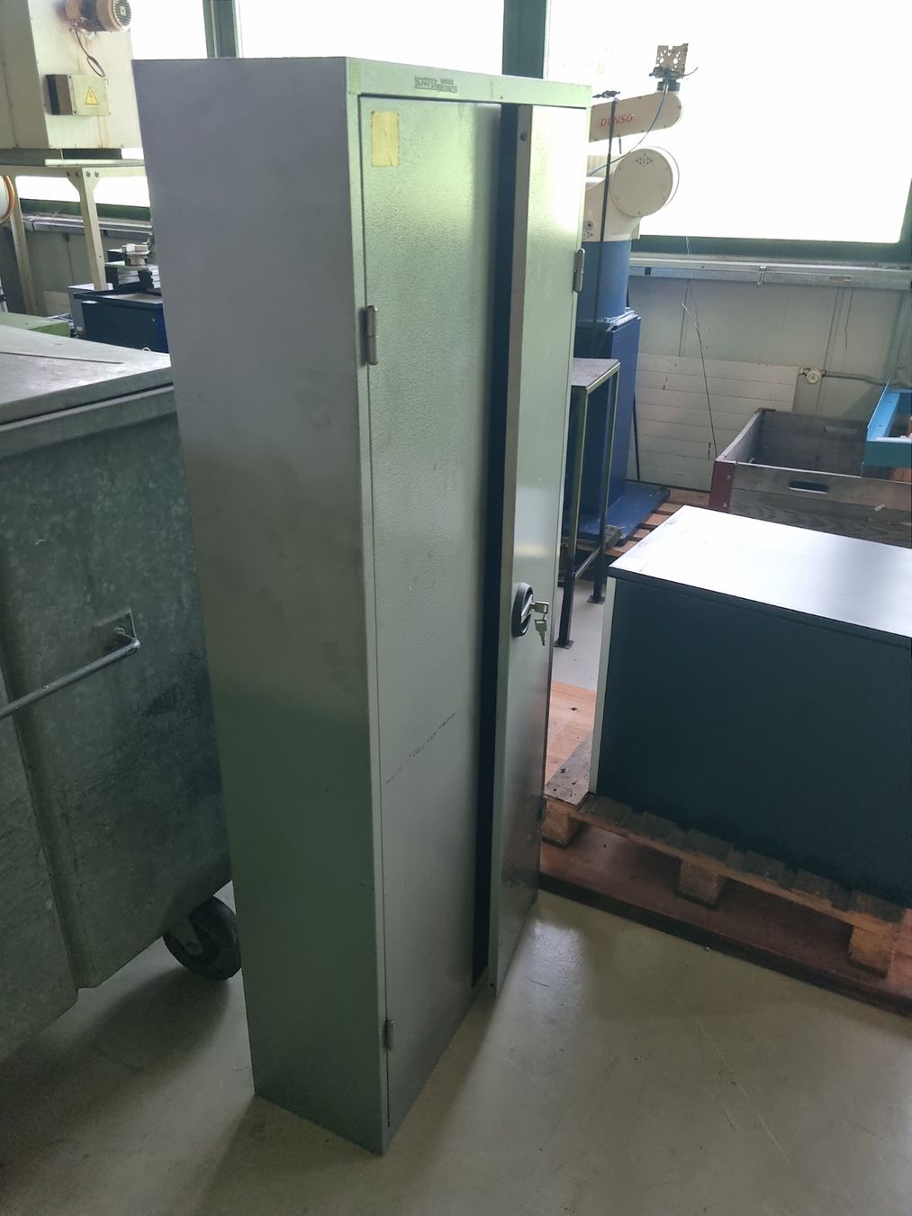 Armadi: Metallschrank / Werkstattschrank – Usato da Deitingen venduto da RRD2010 2