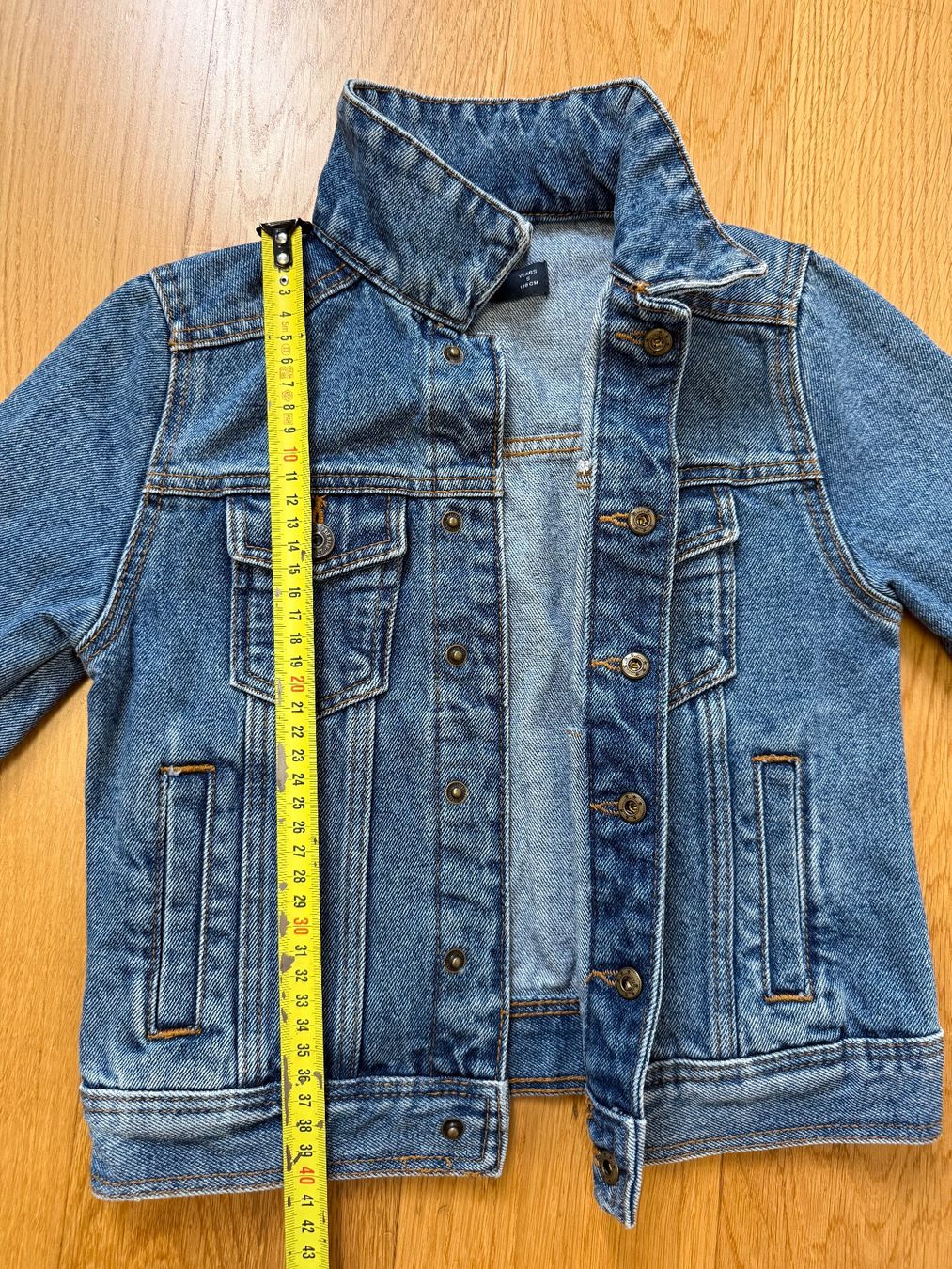 Mango Giacche & Cappotti: Jeansjacke Mango Gr. 110 (5 J) – Usato da Uetikon am See venduto da Fraufox1 2