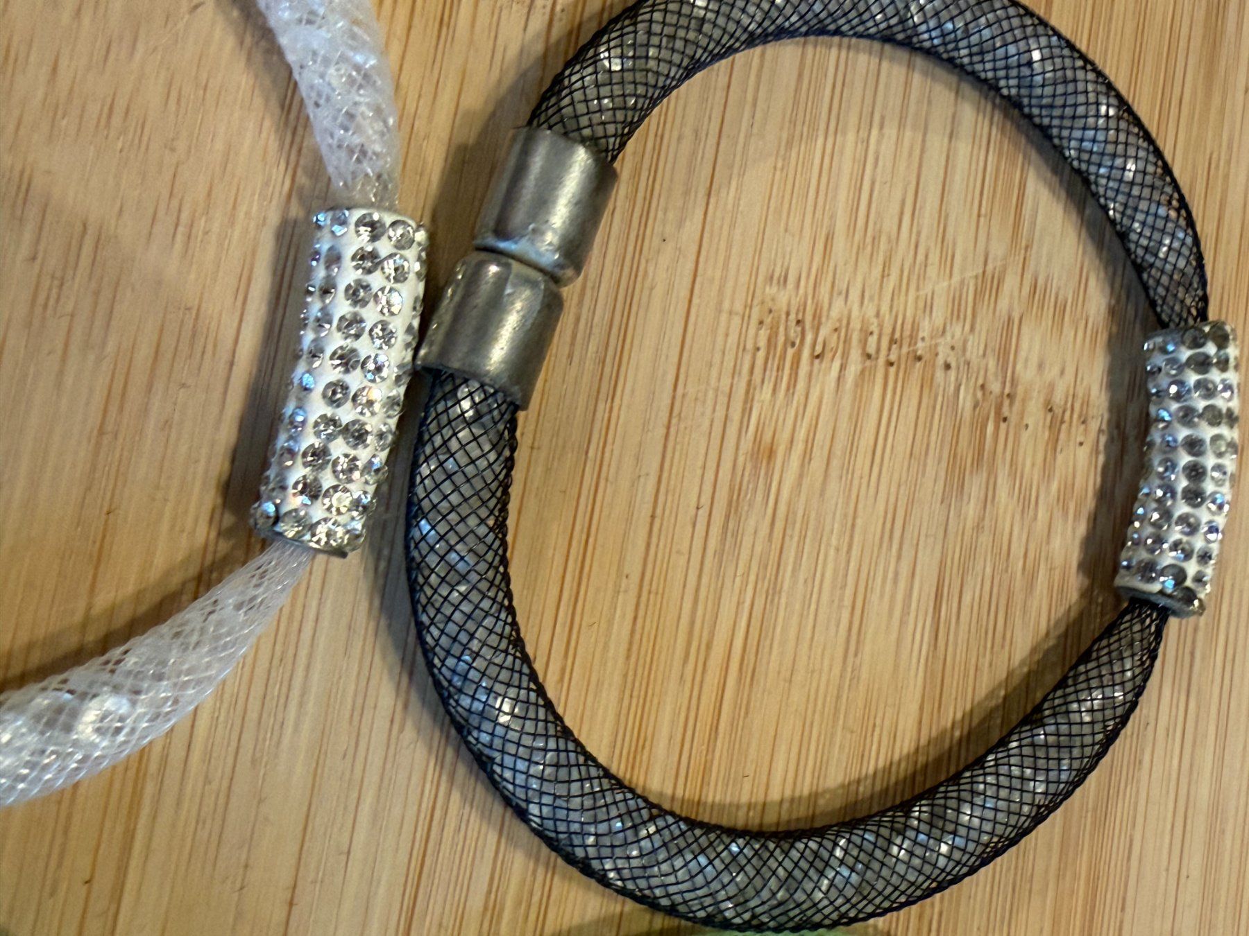 Armbänder & -reifen: Modeschmuck: 4 Armbänder mit Magnetverschluss – Gebraucht aus Basel von zukk_ 2