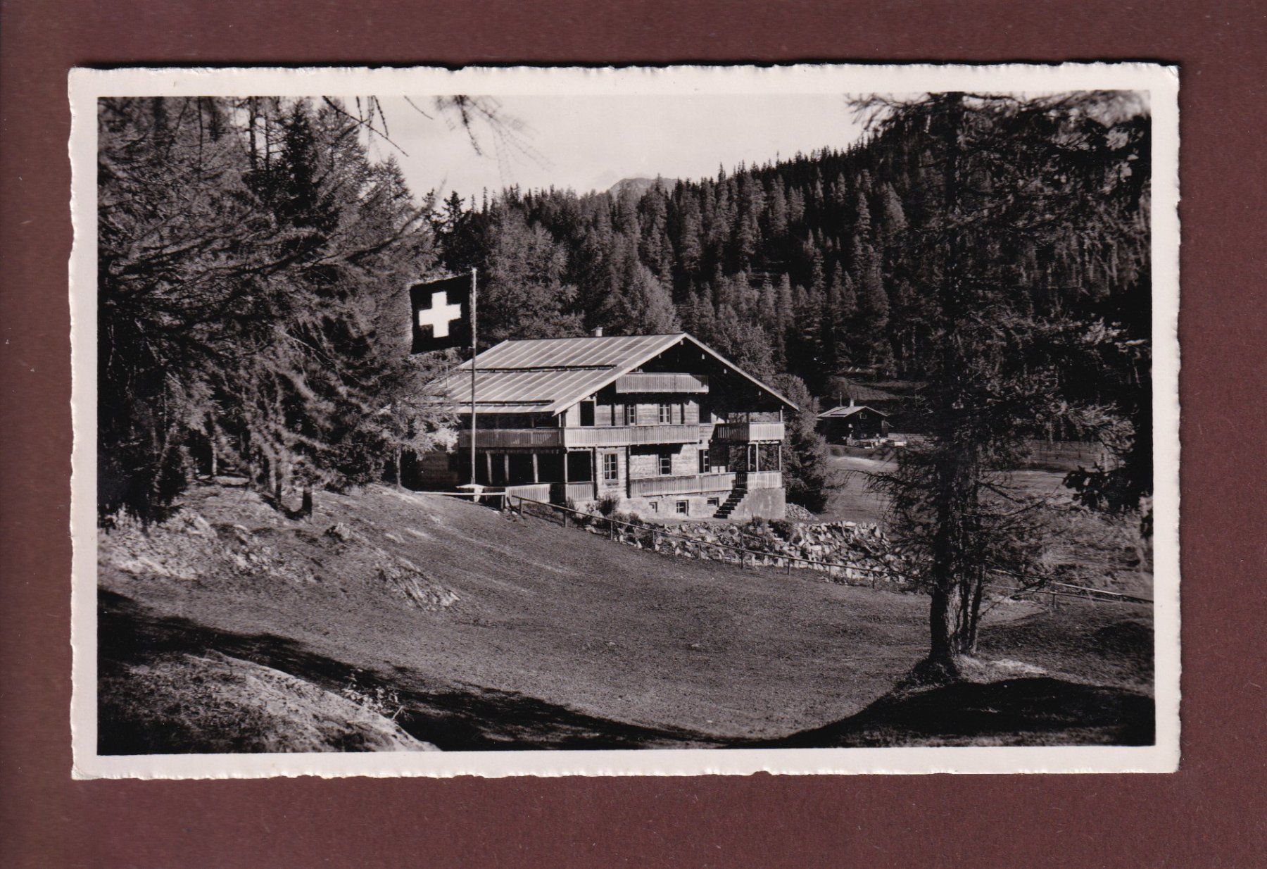 Cartoline postali: DAVOS-WOLFGANG - Blaukreuzheim – Usato da Pully venduto da nicecards