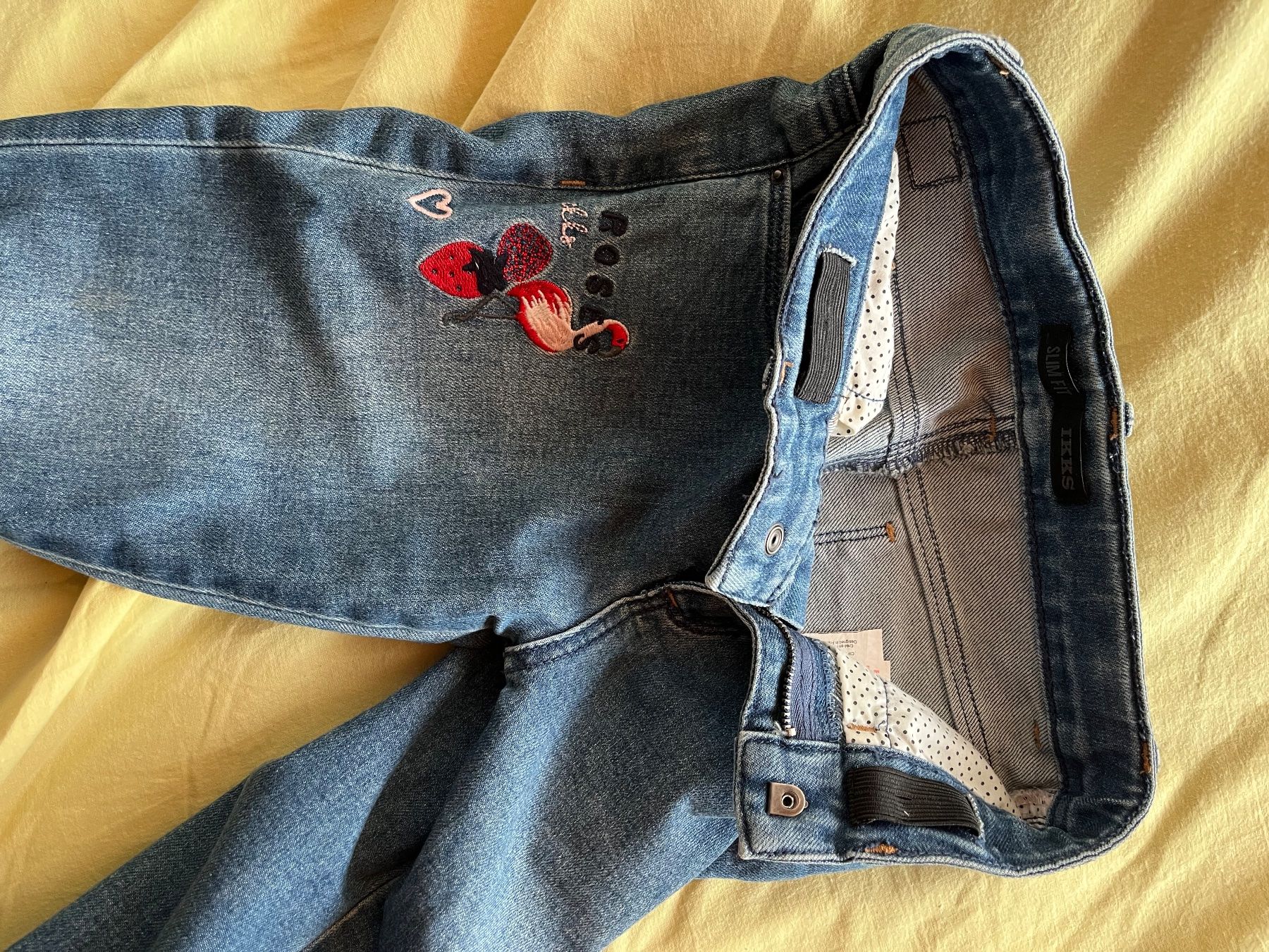 Pantaloni: Jeans fille IKSS 8 ans – Usato da Péry venduto da gir_d5d9 2