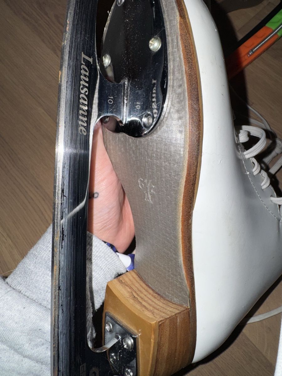 Graf Pattini da ghiaccio: Graf Richmond Eiskunstlauf Schuhe 6 1/2 – Usato da Boniswil venduto da LeonieP. 1