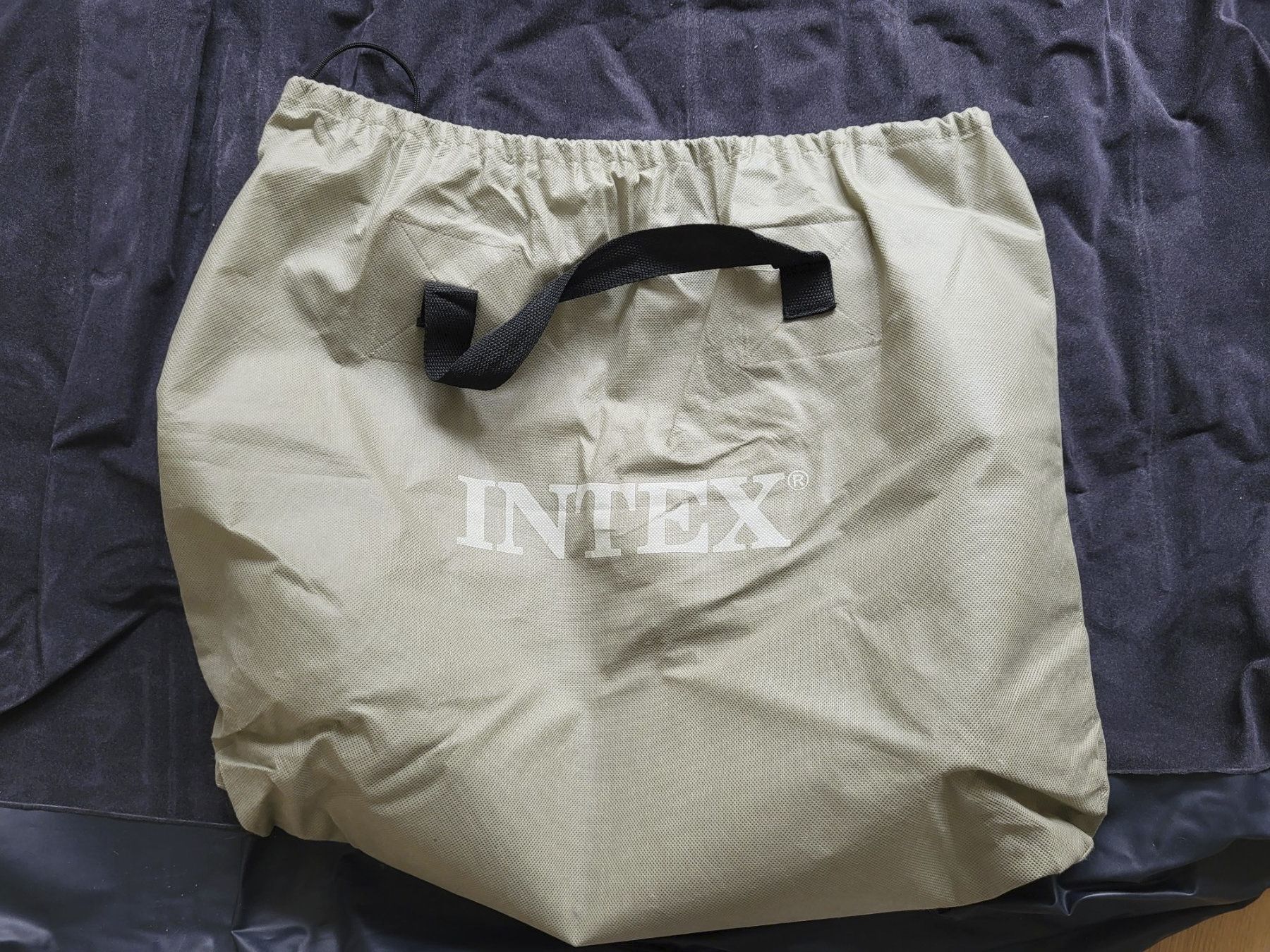 Letti: Intex Luftbett 180x135cm – Usato da Zürich venduto da Lu_9jfv_Ja 1