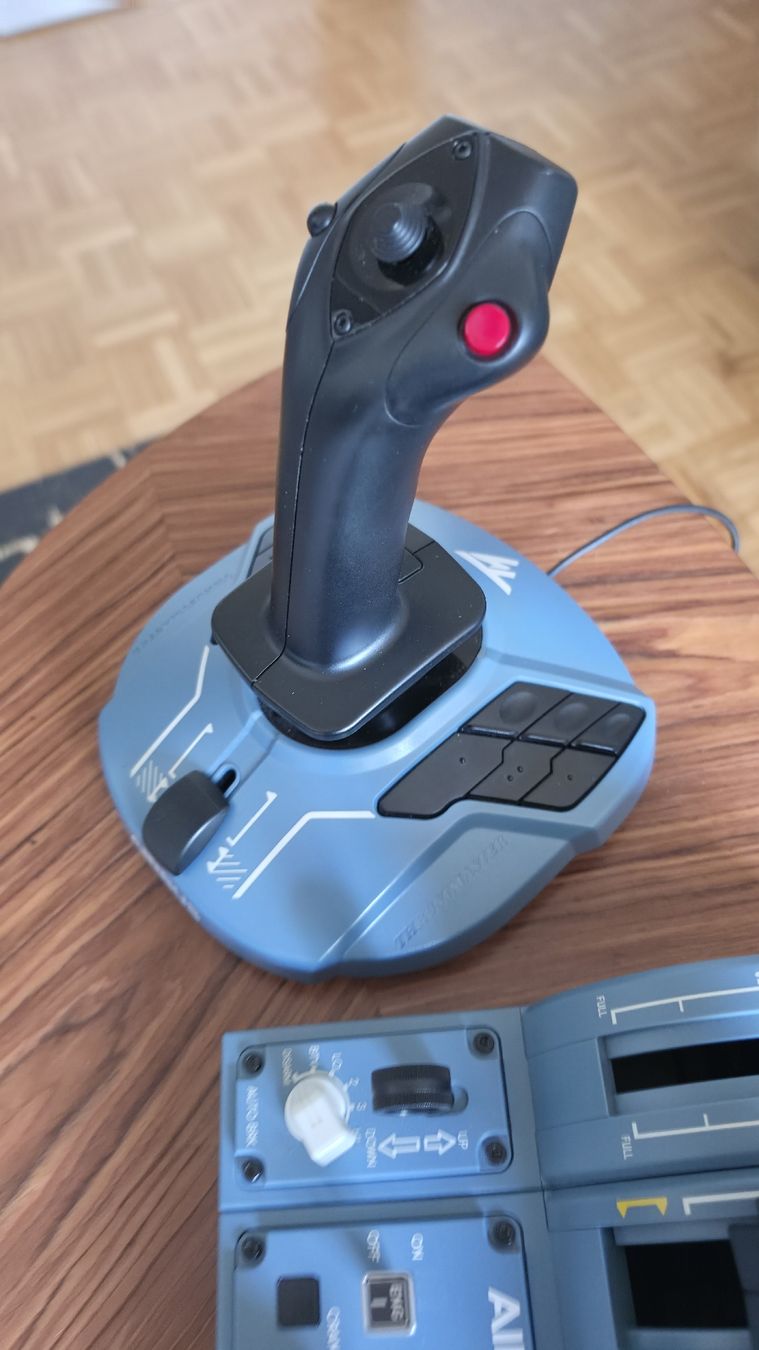 Thrustmaster Controller: Thrusmaster TCA FULL SET (jostick+quadrant) – Neu (gemäss Beschreibung) aus Genève von benjamin.c 7