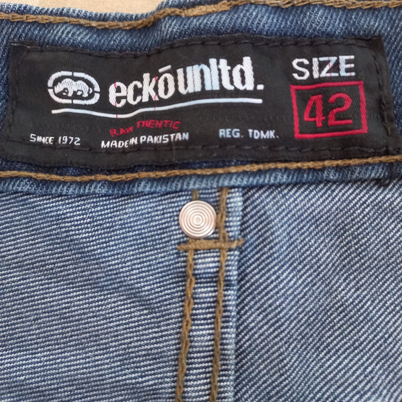 Pantaloni: Vintage Ecko Unltd Jorts (42US) – Nuovo (secondo la descrizione) da Chamoson venduto da Sapoloshop 2