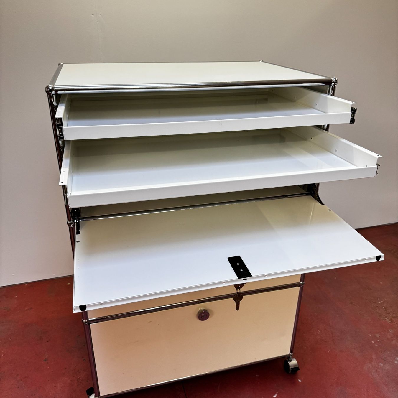 USM Kommoden: USM Sideboard 1x3 weiss mit Rädern – Gebraucht aus Zürich von Yemine 5