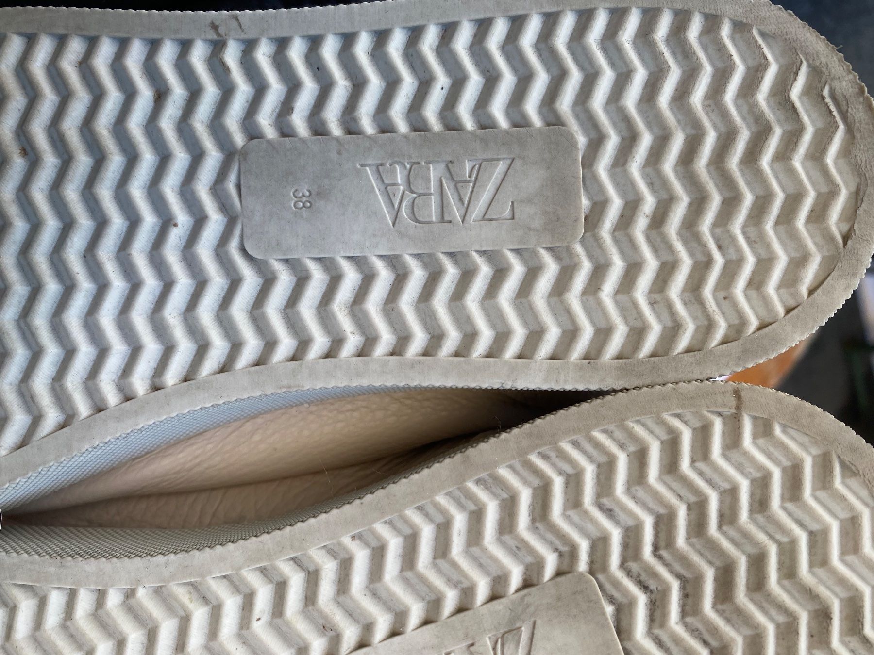 Zara Scarpe da donna: Basket blanche Zara – Usato da Montreux venduto da Iza_81199 1