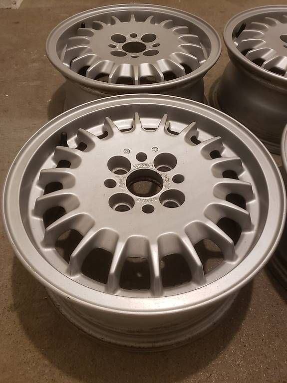 Jantes: 4 jantes 14 pouces BMW e30 – D'occasion à Broc par augustin.murith