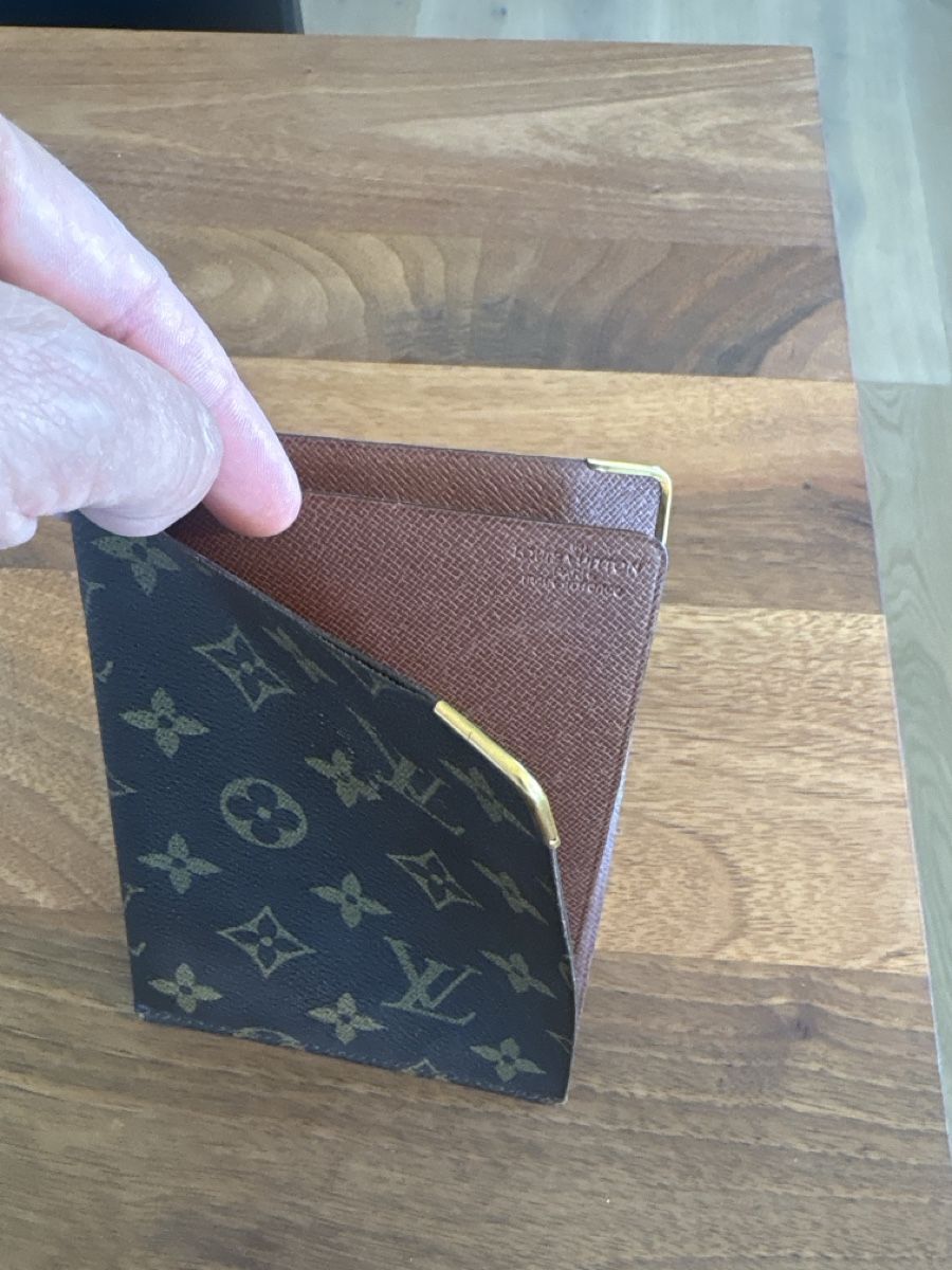 Louis Vuitton Altro in  Abbigliamento & Accessori: Louis Vuitton Reisepasshülle – Usato da Oetwil am See venduto da Aldox108 3
