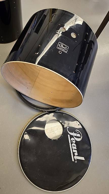 Strumenti musicali: Batterie Pearl  – Usato da La Chaux-de-Fonds venduto da tho_5cw6