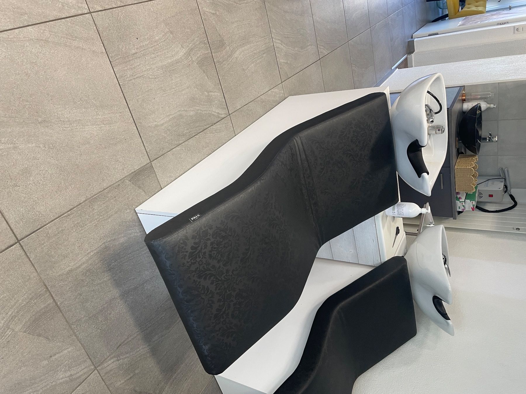 Fauteuils de soin: 1 Bac de lavage de coiffure spa – D'occasion à Courroux par con_6lrx 1