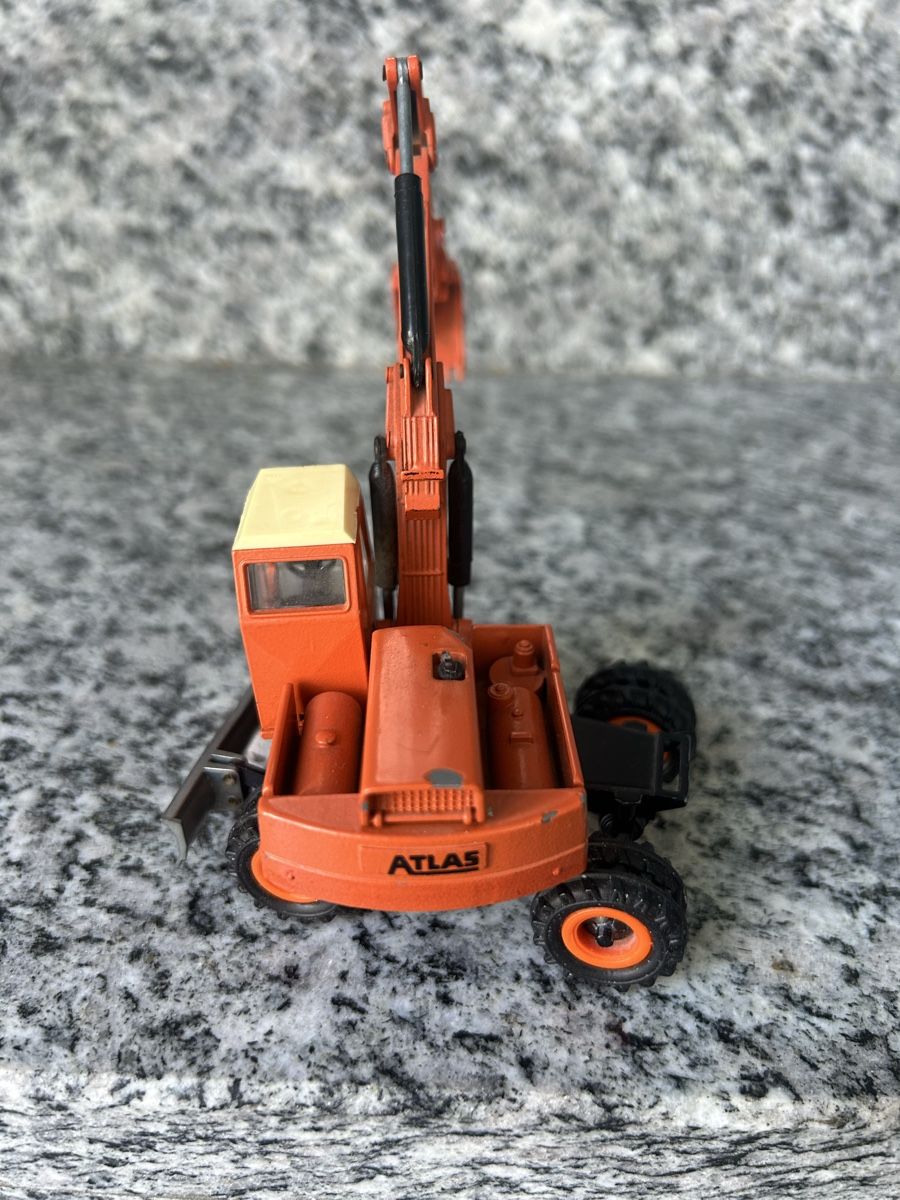 Kits de montage: Atlas AB1302 D , 1:50 – D'occasion à Horw par Tigercat635 1
