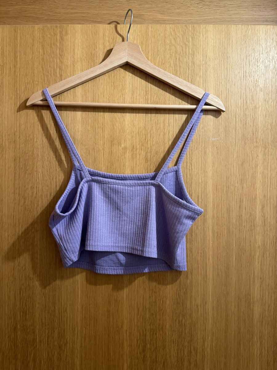H&M Top: Sommerliches Flieder Crop Top – Usato da Grindelwald venduto da Loredana_Crescente 1