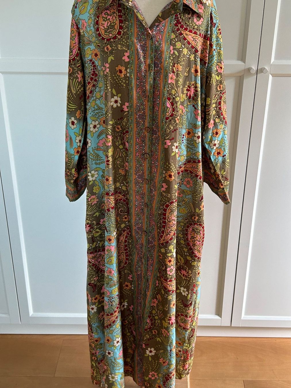 Kleider: Midi-/Maxikleid – Gebraucht aus Luzern von lou4444