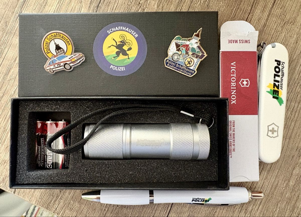 Victorinox Taschenmesser: Fan-Artikel Schaffhauser Polizei – Neu und originalverpackt aus Schaffhausen von Reporter